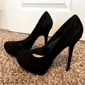 Black velvet Steve Madden heels - size 8